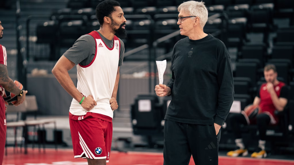 Dinwiddie e Herbert (©Bayern Monaco)