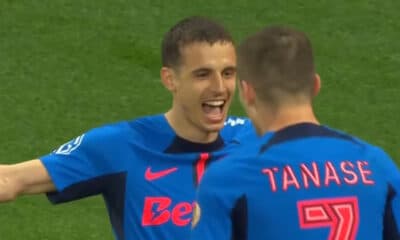 Juri Cisotti esulta col compagno Tanase della Steaua Bucarest