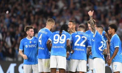 Il momento in cui De Bruyne si fa male i compagni del Napoli chiamano i sanitari (© SSC Napoli