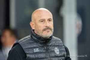 Vincenzo Italiano, durante Bologna-Friburgo di Europa League, assente a Bucarest (@Damiano Fiorentini)