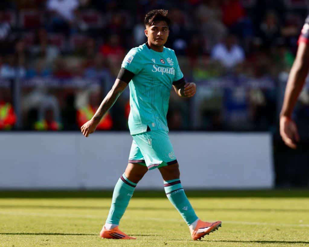 Santiago Castro durante Cagliari-Bologna (© Bologna FC 1909)