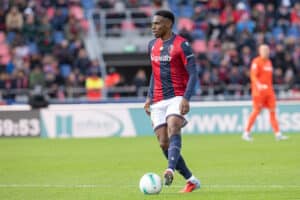 Jhon Lucumí durante Bologna-Pisa (4-0)