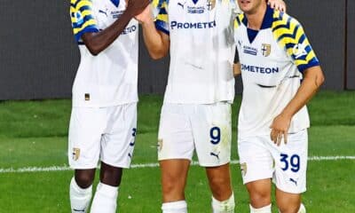 Pellegrino con Ndiaye e Circati (© Parma Calcio 1913)