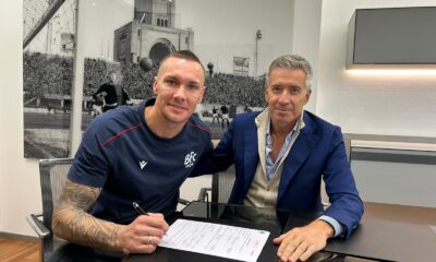 Lukasz Skorupski firma il rinnovo fino al 2027 col Bologna (© Bologna FC)