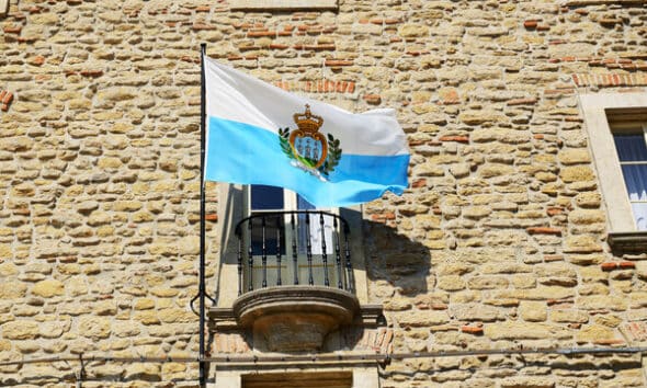 La bandiera di San Marino (© depositphotos)