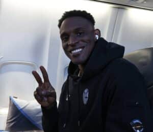 Jhon Lucumí in partenza per Bucarest (© Bologna FC)