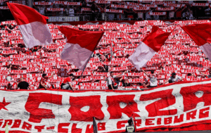 Tifoseria del Friburgo (© scfreiburg)