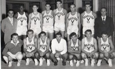 Virtus Pallacanestro Ventitreesima puntata. La Virtus 1958/59. In piedi: Rocchi, F. Johnson, Lombardi, Giovanelli, Calebotta, Alesini, Gambini, Zambonelli. Sotto: Gardini, Porcelli, Testoni, Tracuzzi, Pellanera, Lucev, Canna.