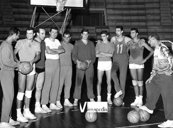 Virtus Pallacanestro Ventiquattresima puntata. Virtus in allenamento nel 1961/62: Pellanera, Canna, Alesini, Magnoni, Conti, Lombardi, Zuccheri, Calebotta, Paoletti, Kucharski.