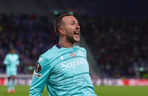 Federico Bernardeschi esulta dopo il suo gol in Bologna-Salisburgo (4-1) (©Bologna FC 1909)