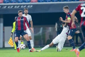 Bologna in azione contro il Brann (foto Damiano Fiorentini)