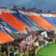 Immagine della coreografia con copri-curva dei tifosi del Bologna "Bolognesi siamo noi"