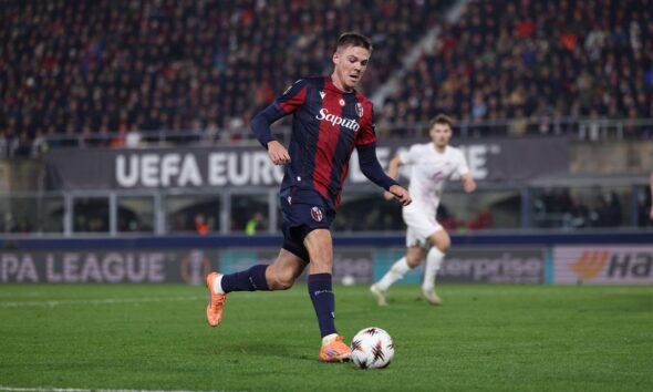 Emil Holm in Bologna-Brann (© Bologna FC 1909)