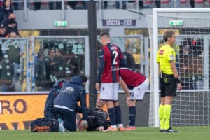 Skorupski a terra, durante Bologna-Napoli (@Damiano Fiorentini)