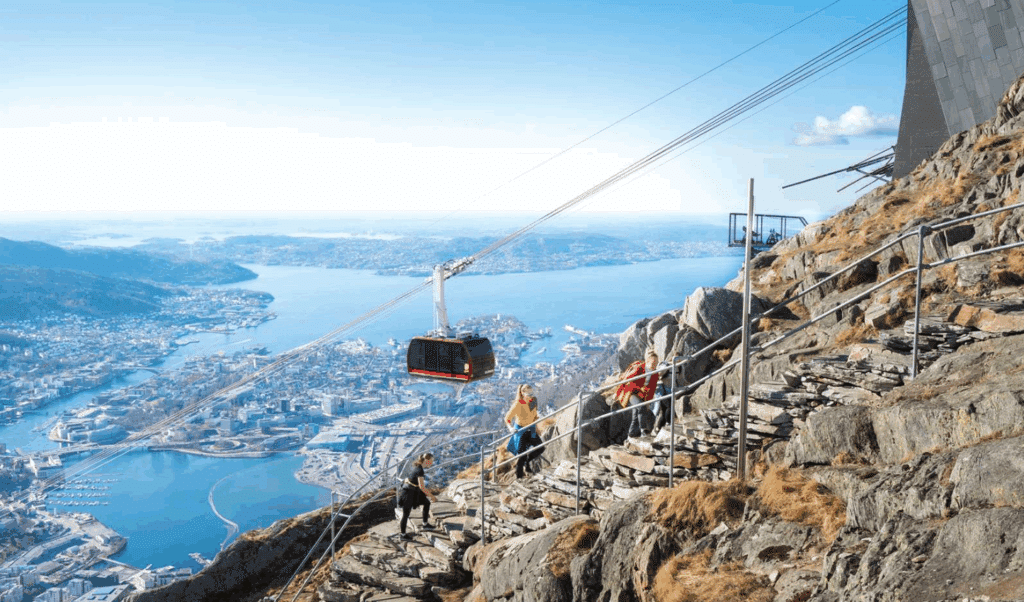 Trekking e Funicolare sul monte Ulriken (©Visit Bergen - Casper Steinsland)