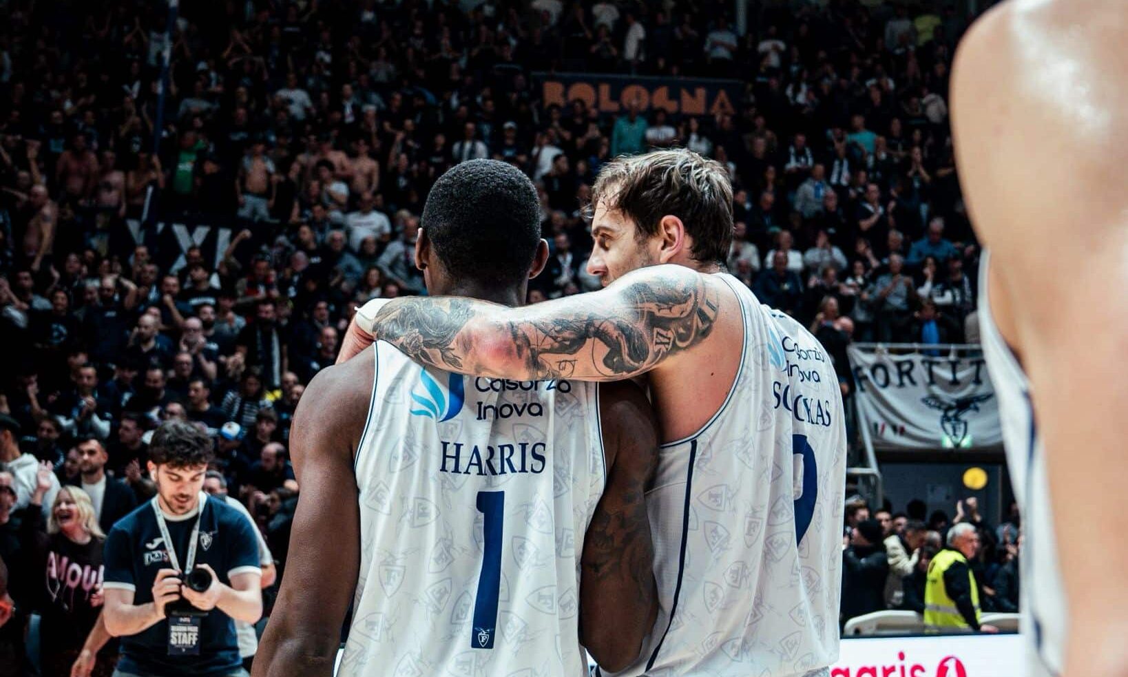 Paulius Sorokas e Jordan Harris crediti Fortitudo Pallacanestro