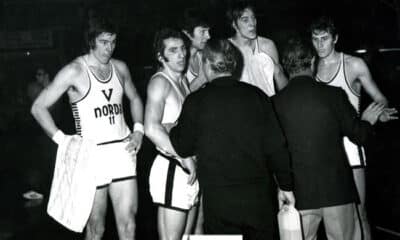 Virtus Pallacanestro Trentesima puntata. Time out della Virtus 1972/73: Fultz, Gergati, Benelli, Nanni, Ferracini, Albonico. Di spalle il massaggiatore Nanni e l’allenatore Nico Messina.