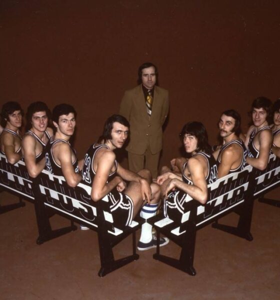 Virtus Pallacanestro Trentunesima puntata. Gergati, Albonico, Natali, Benelli, Serafini, Peterson, Fultz, Bertolotti, Bonamico, S. Ranuzzi, Antonelli.