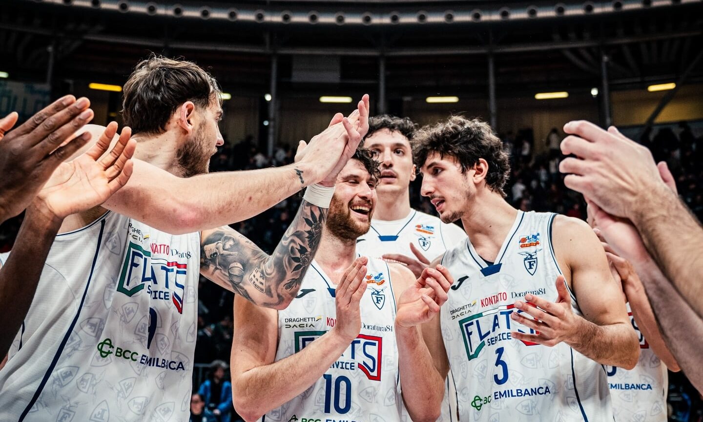 Paulius Sorokas, Alvise Sarto e Matteo Imbrò crediti Fortitudo Pallacanestro