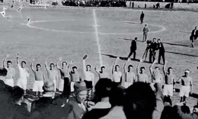 Felice Gasperi e il mancato saluto con la maglia dell'Italia (Facebook di Umberto Martinelli)