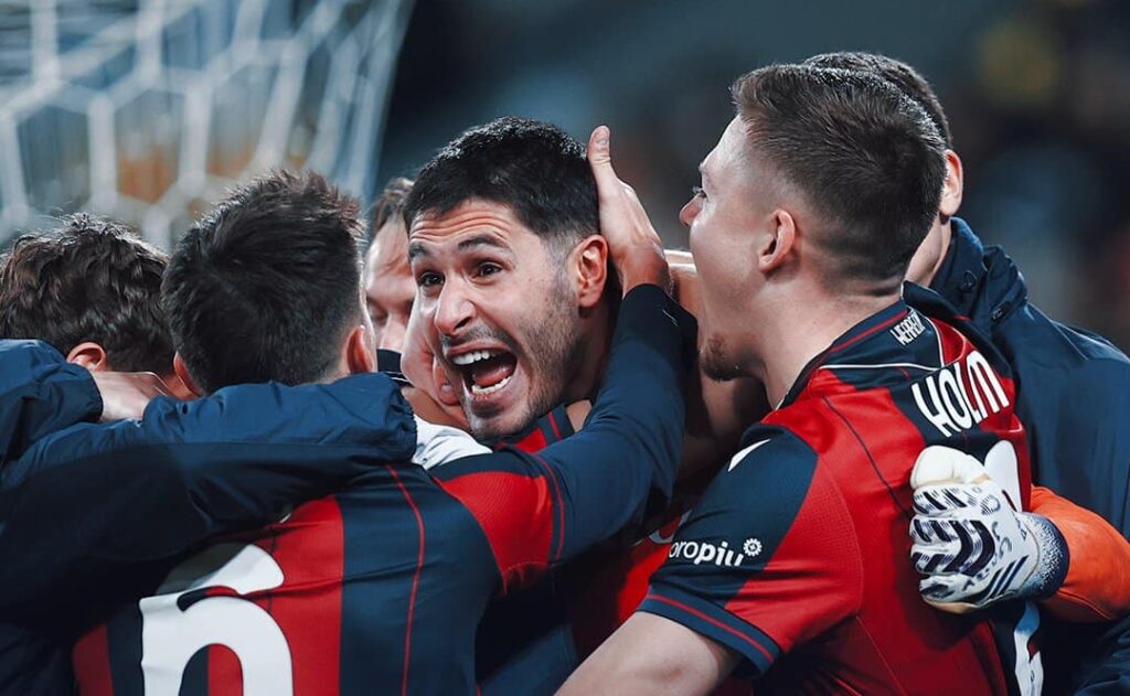 I rossoblù festeggiano dopo Bologna-Inter (© Bologna FC 1909)