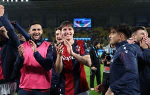 I rossoblù festeggiano dopo Bologna-Inter (© Bologna FC 1909)