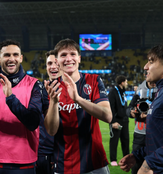 I rossoblù festeggiano dopo Bologna-Inter (© Bologna FC 1909)