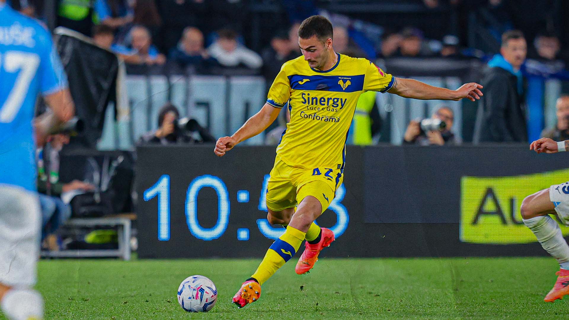 Diego Coppola con la maglia dell’Hellas Verona