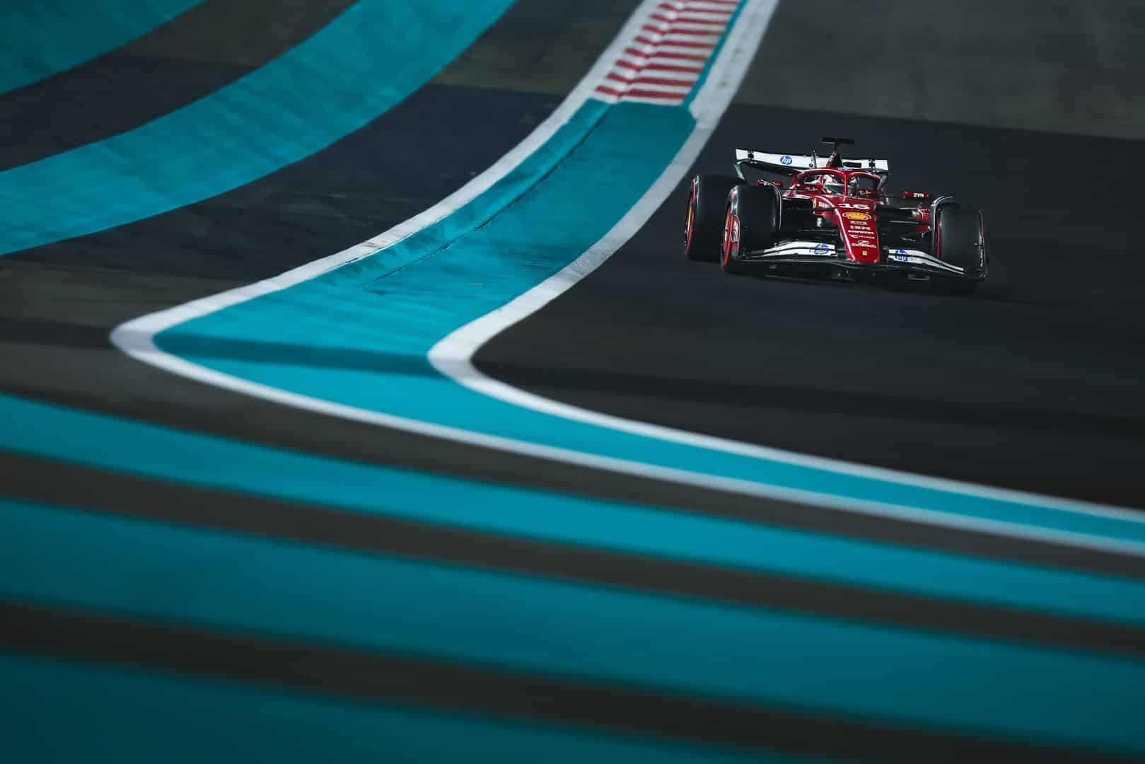 La Ferrari in azione ad Abu Dhabi