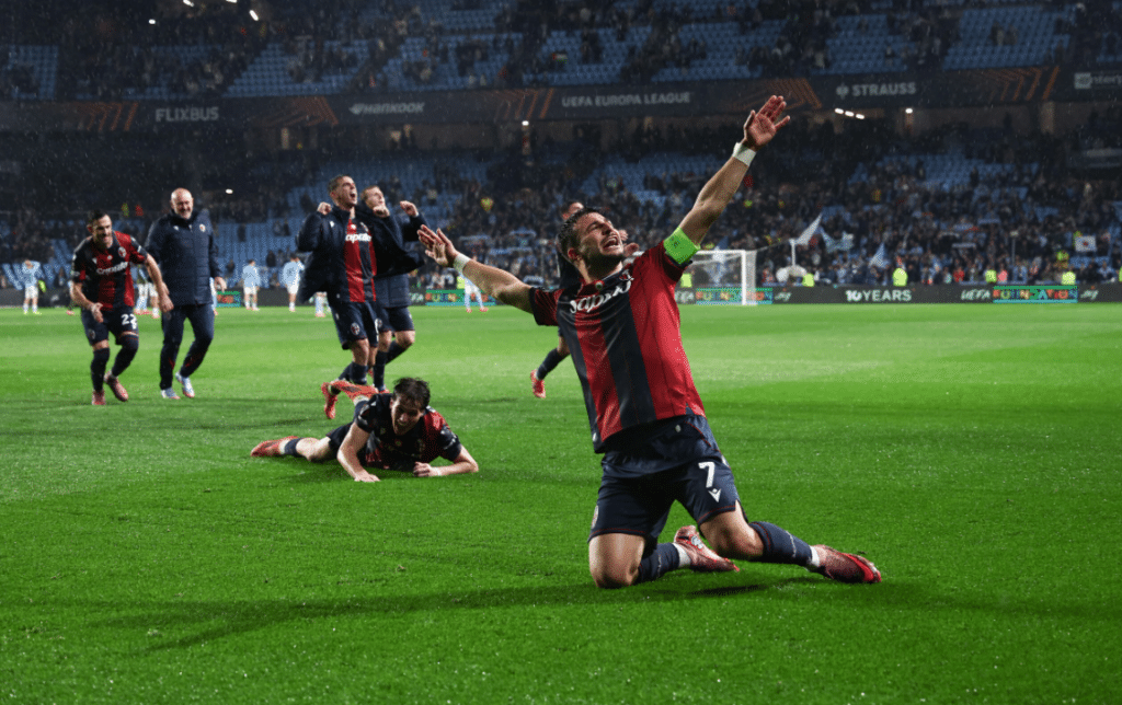 I rossoblù festeggiano dopo Celta Vigo-Bologna 1-2 (© Bologna FC 1909)