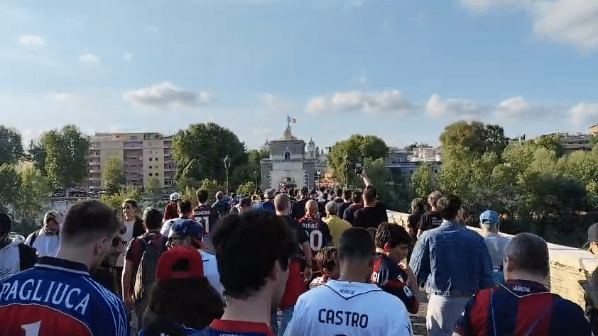 Tifosi del Bologna a Ponte Milvio
