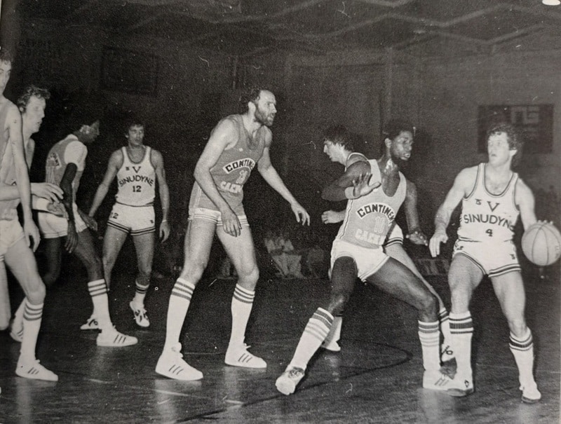 Virtus Pallacanestro Trentacinquesima puntata. Un'immagine della semifinale di Coppa delle Coppe Caen - Virtus