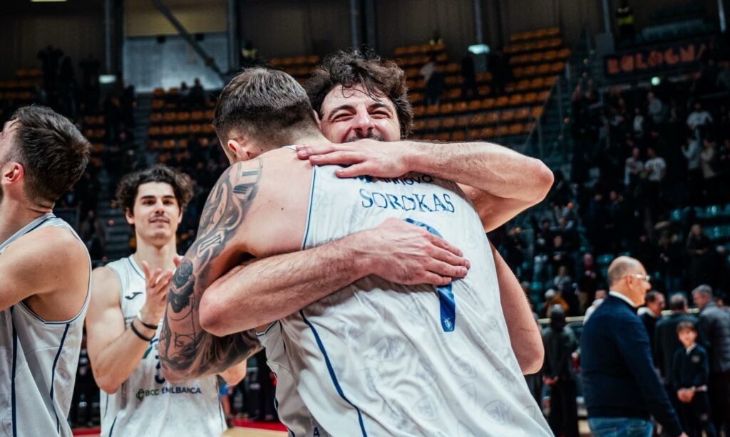 Gianluca Della Rosa e Paulius Sorokas crediti Fortitudo Pallacanestro