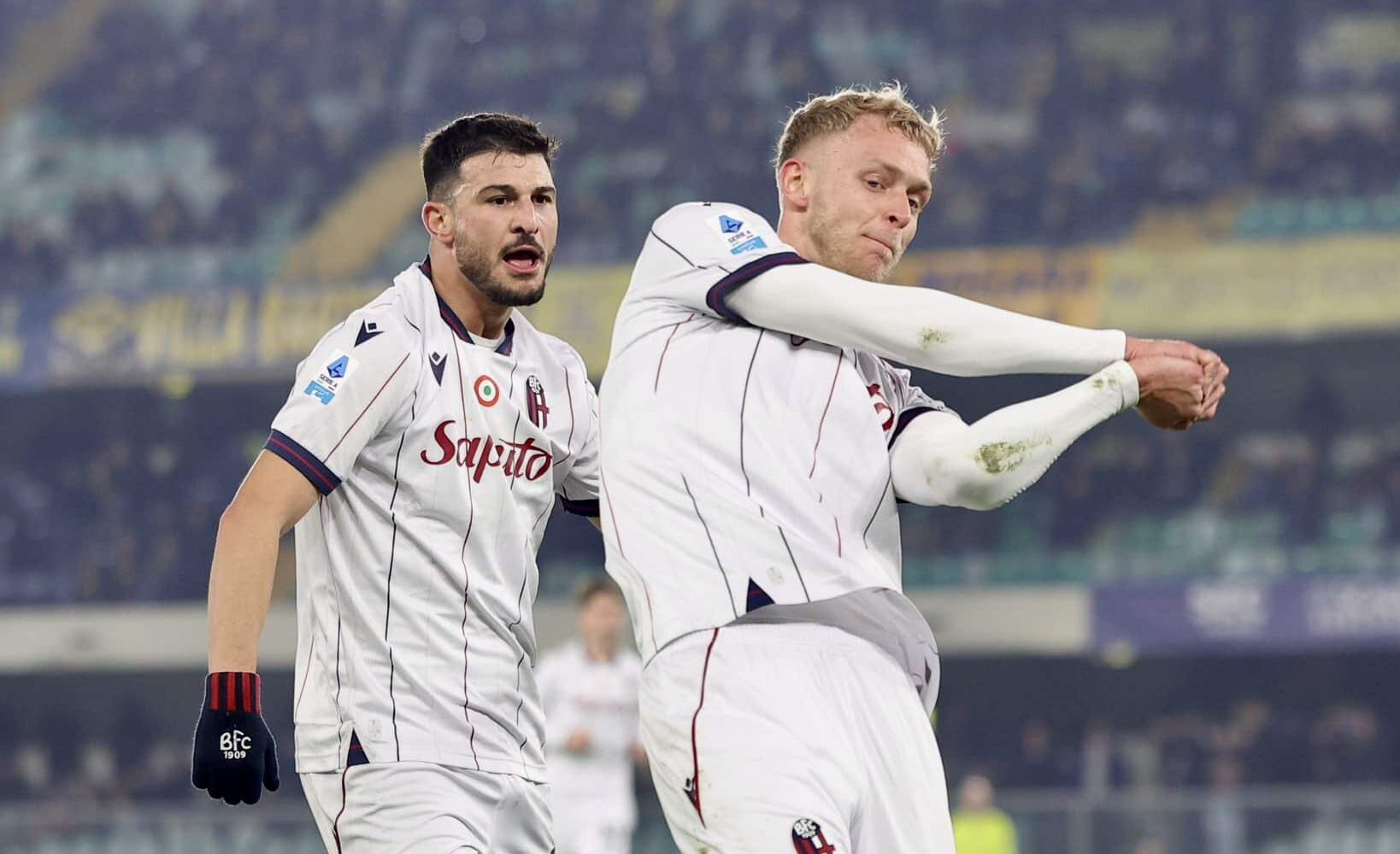 Riccardo Orsolini e Jens Odgaard (© Bologna FC 1909)