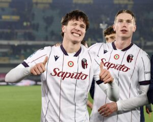 Fabbian ed Heggem che festeggiano la vittoria contro l'Hellas Verona