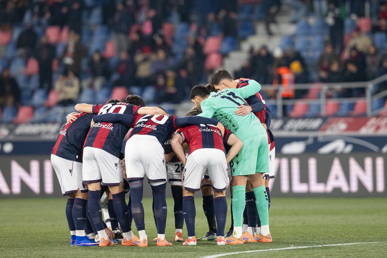 La formazione rossoblù prima di Bologna-Atalanta 0-2 2025-26 (Damiano Fiorentini)