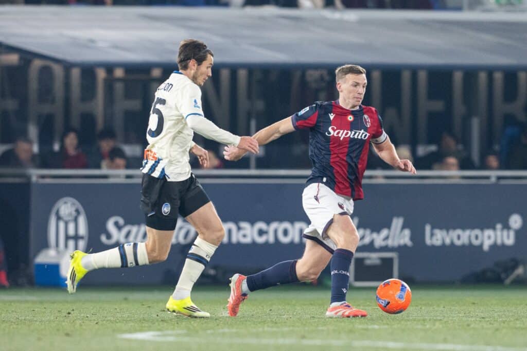 Lewis Ferguson in Bologna-Atalanta 0-2 (© Damiano Fiorentini)