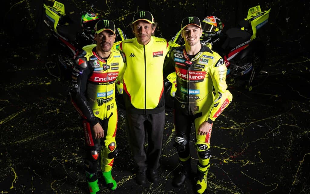 Valentino Rossi, proprietario del team, insieme a Franco Morbidelli e Fabio Di Giannantonio