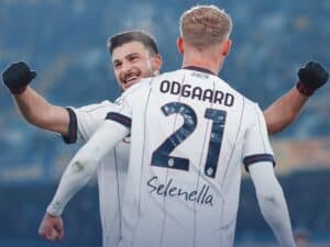 Orsolini e Odgaard festeggiano durante Hellas Verona - Bologna