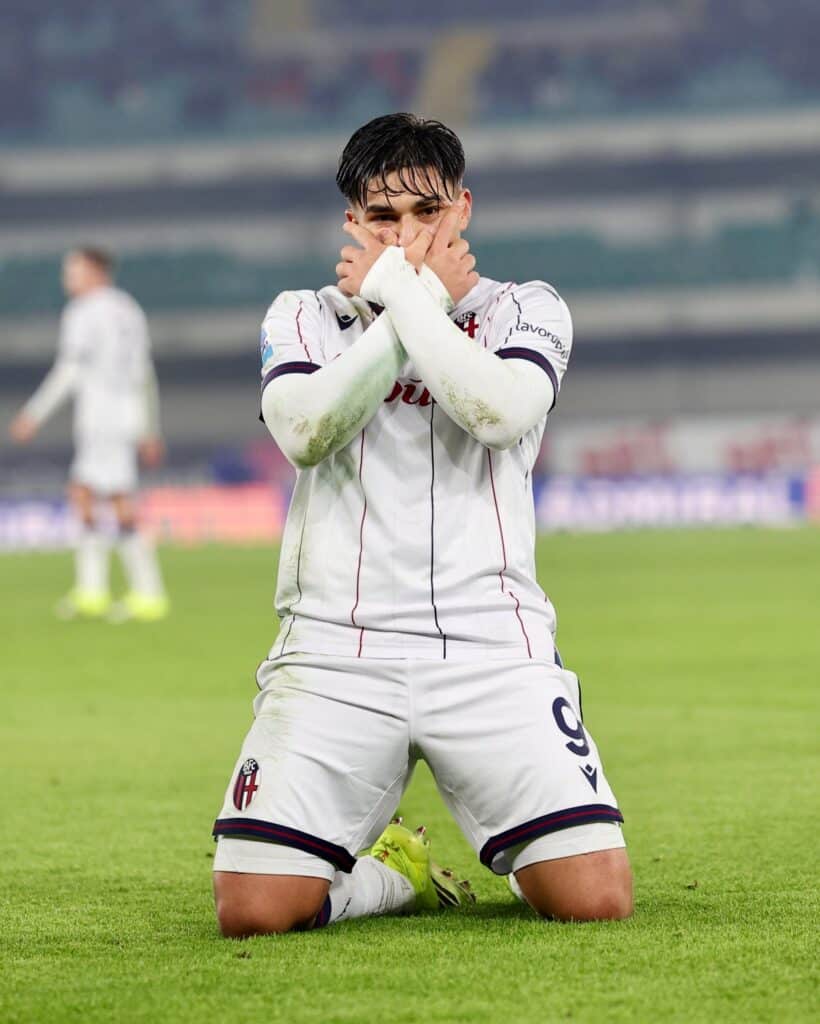 L'esultanza di Castro dopo l'1-3 in Hellas Verona - Bologna