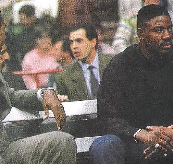 Virtus Pallacanestro Quarantacinquesima puntata. Anche senza Brunamonti, Richardson e Johnson, la Virtus di un grande Binelli schiaccia Cantù nel dicembre 1990.