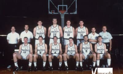 Virtus Pallacanestro Quarantasettesima puntata. La Virtus 1993/94 2.0, post-Levingston. In piedi: Frattin, Nadalini, Carera, Binelli, Schoene, Brigo, Orsoni, Bucci. Seduti: Morandotti, Coldebella, Brunamonti, Danilovic, Moretti, Savio.