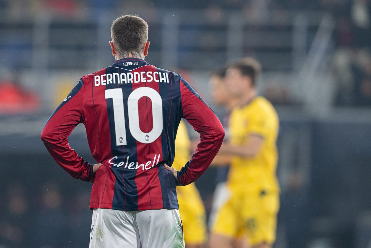 Bernardeschi durante Bologna-Milan 0 a 3 (@Damiano Fiorentini)