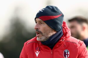 Italiano dirige l'allenamento dei rossoblù a Casteldebole (© Bologna FC)
