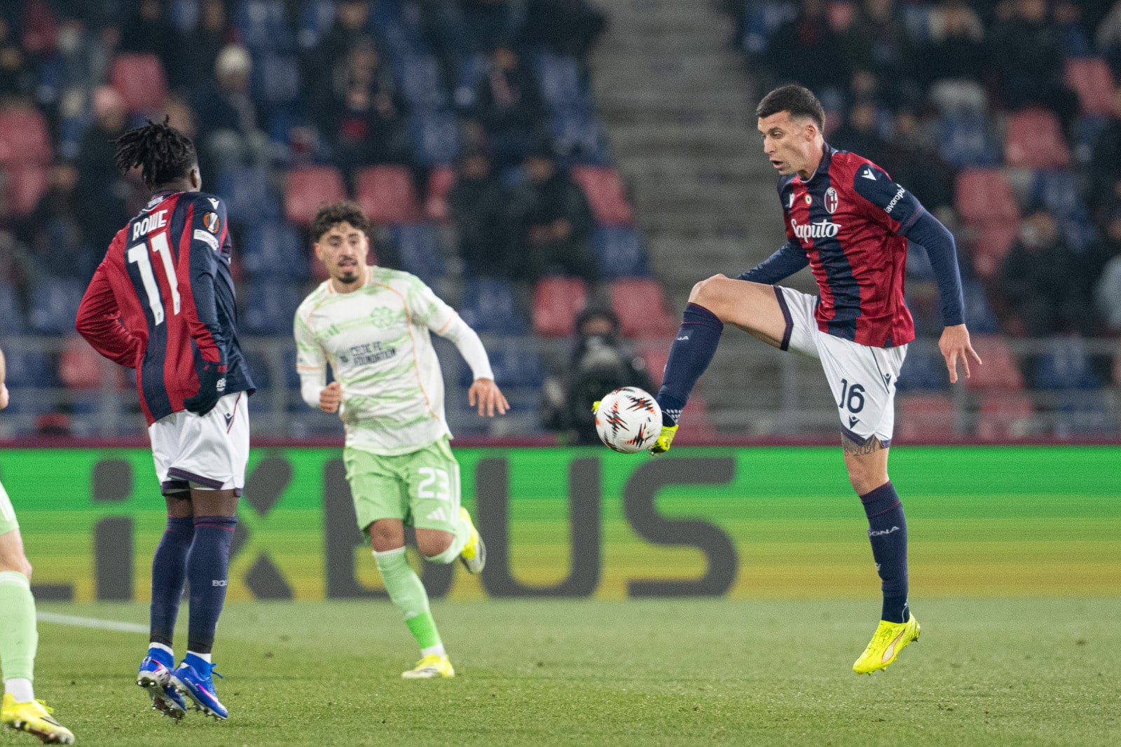 Nicolò Casale in Bologna-Celtic 2-2 (©Damiano Fiorentini)