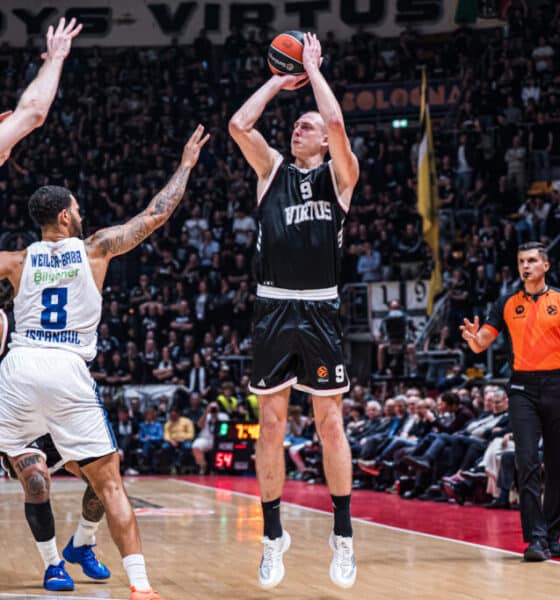 Efes - Virtus- Smailagic