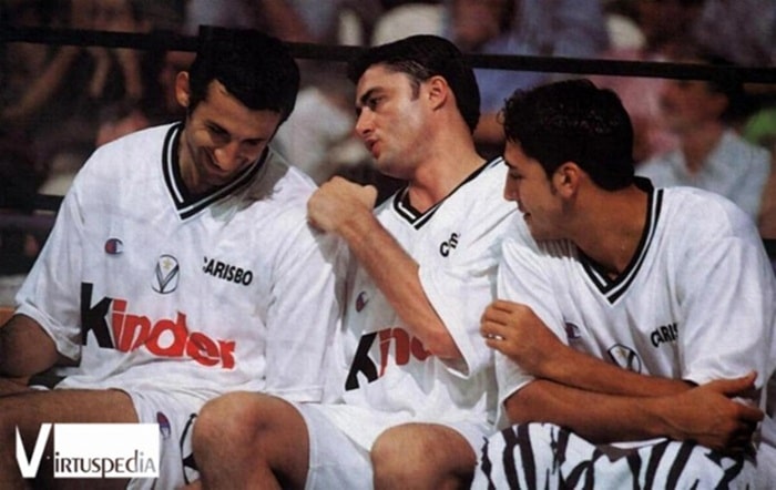Virtus Pallacanestro Cinquntatreesima puntata. Rigaudeau, Danilovic e Sconochini in panchina, il 1999/2000 non porta trofei.