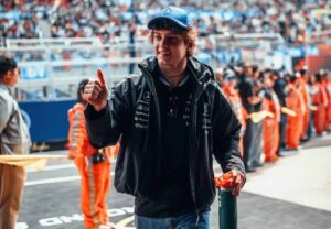 Antonelli vince in Cina