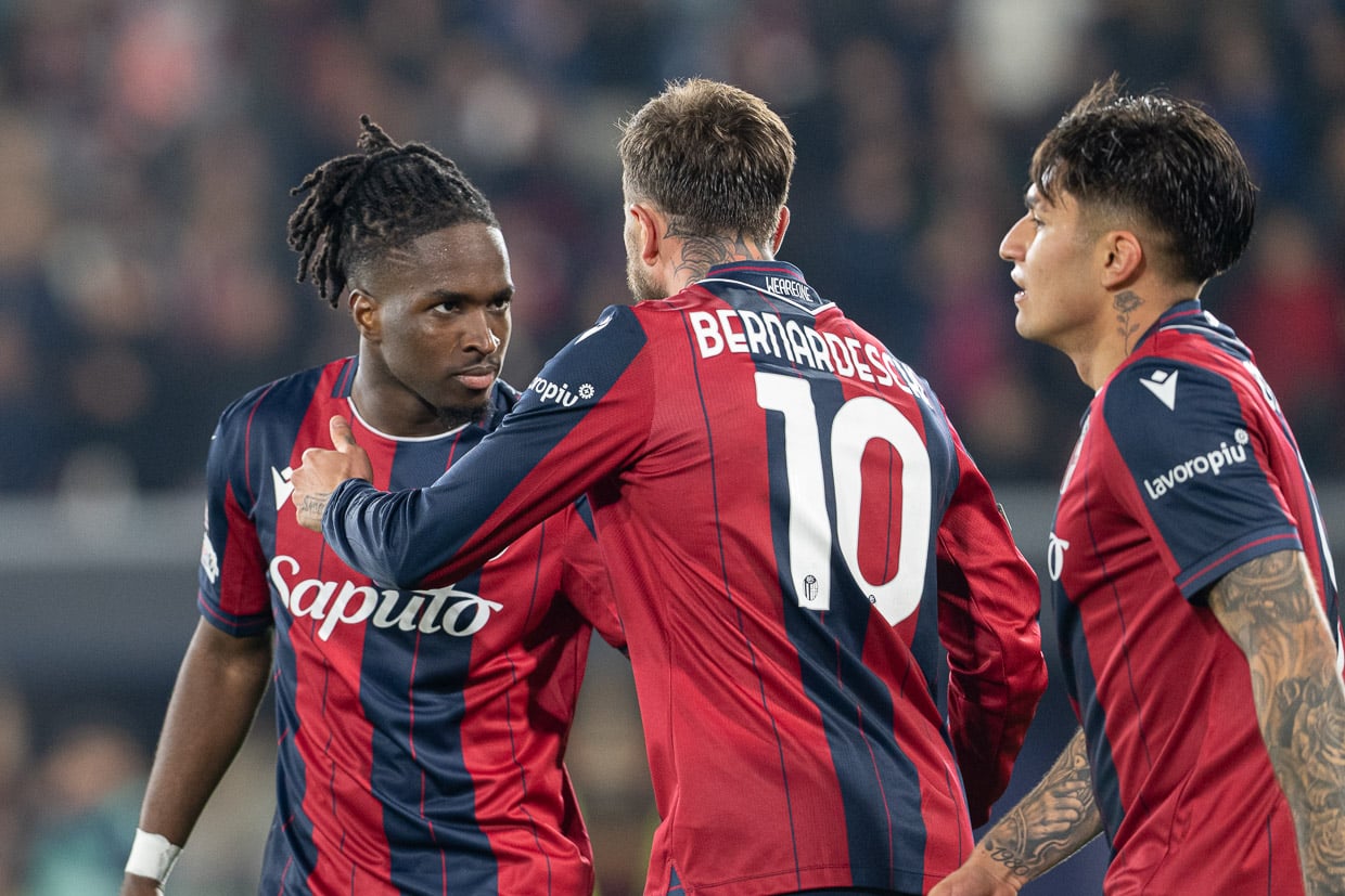 Jonathan Rowe, Federico Bernardeschi e Santiago Castro (© Damiano Fiorentini)