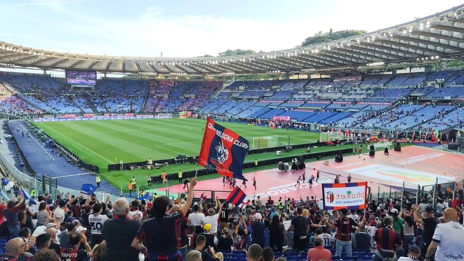 Tifosi del Bologna all'Olimpico per la finale di Coppa Italia (© 1000 Cuori Rossoblu)